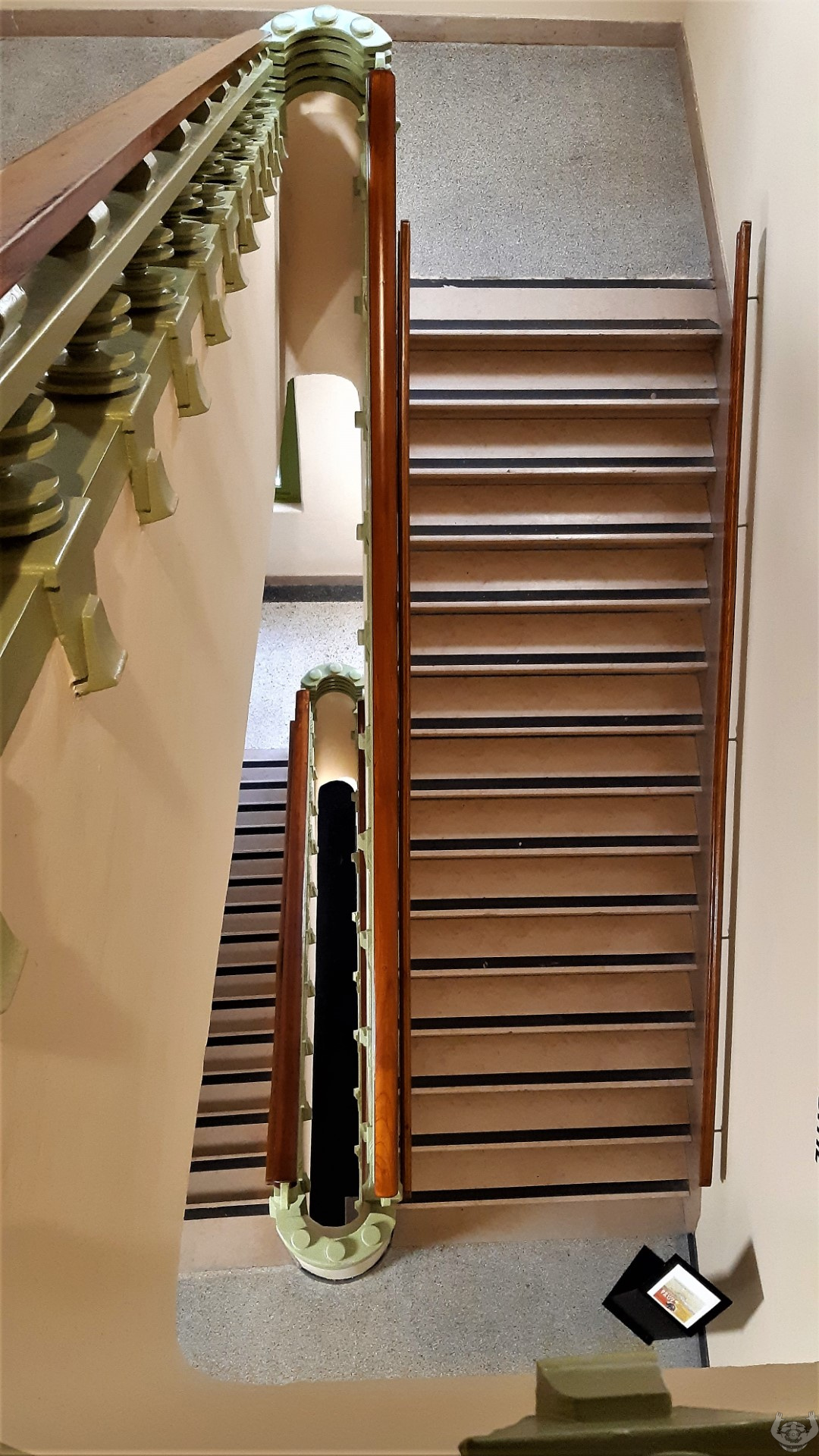 trappenhuis het schip.jpg